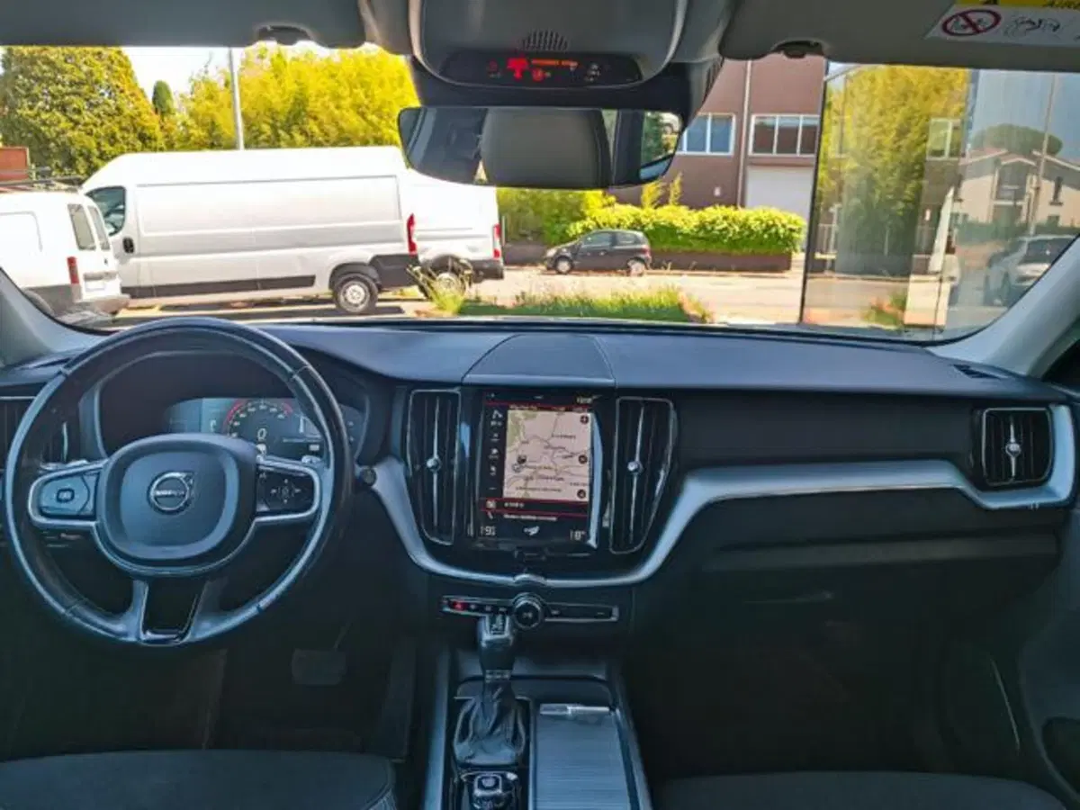 Volvo XC60 usata a Pisa (19)