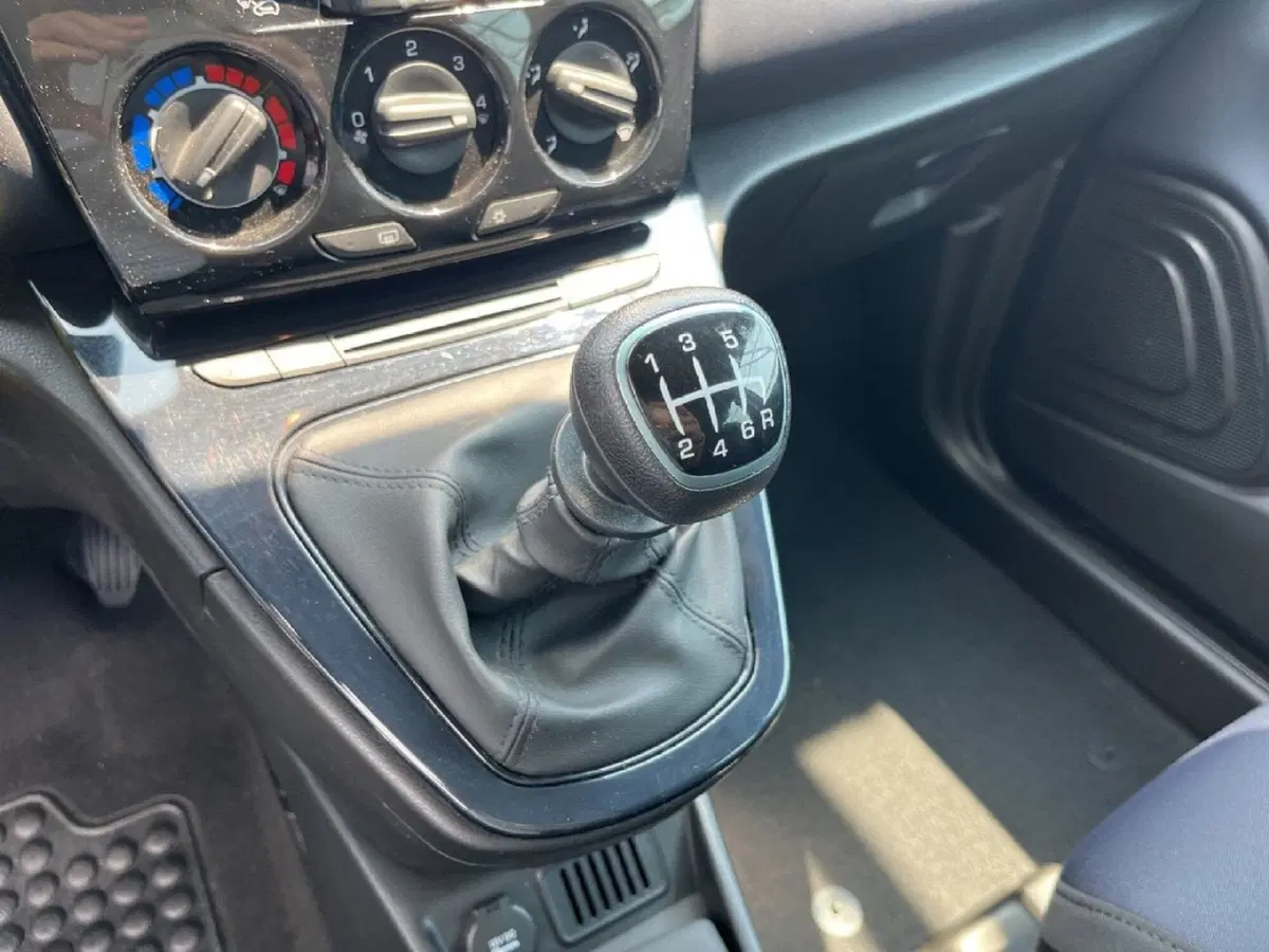 Lancia Ypsilon usata a Torino (12)