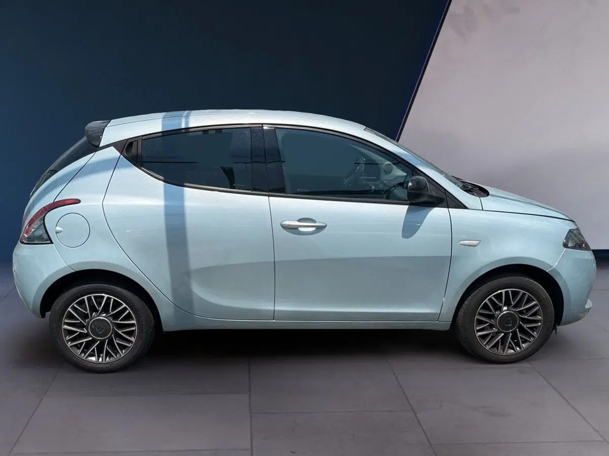 Lancia Ypsilon usata a Torino (3)