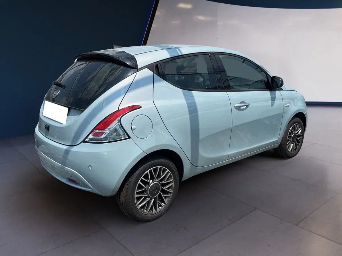 Lancia Ypsilon usata a Torino (4)