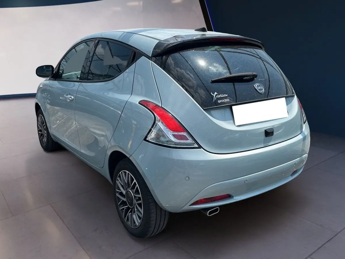 Lancia Ypsilon usata a Torino (6)