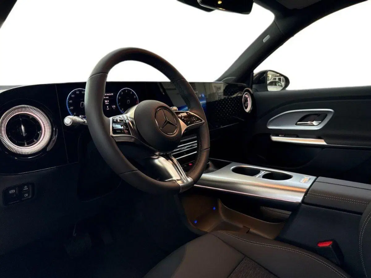 Mercedes-Benz GLB nuova a Rimini (16)