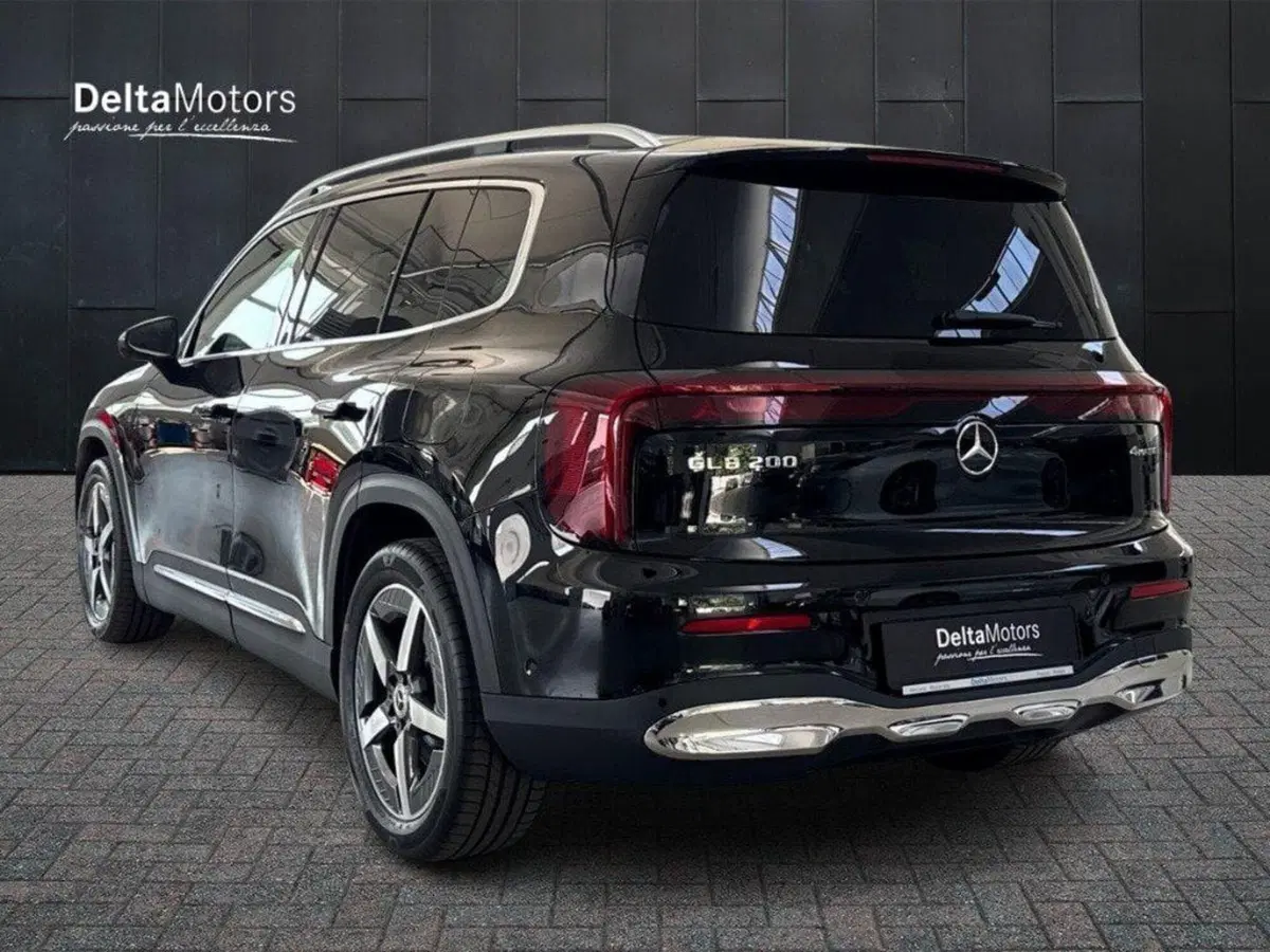Mercedes-Benz GLB nuova a Rimini (3)