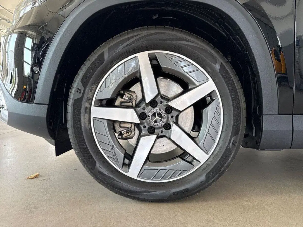 Mercedes-Benz GLB nuova a Rimini (8)