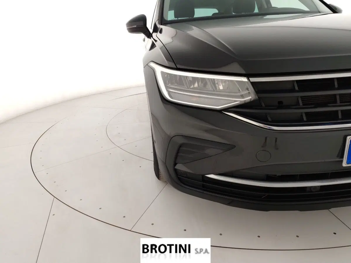 Volkswagen Tiguan usata a Massa-Carrara (5)