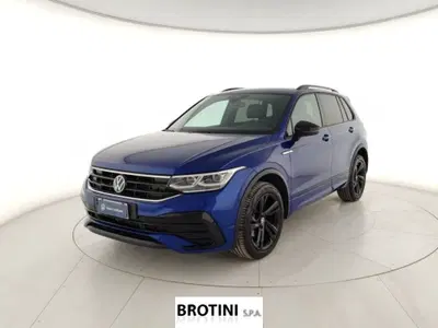 Volkswagen Tiguan Allspace 2.0 TDI SCR DSG 4MOTION R-Line del 2024 usata a Massa