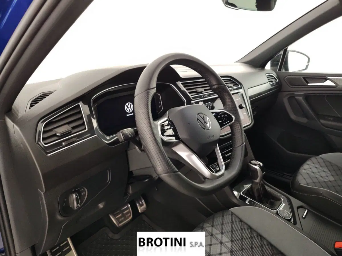 Volkswagen Tiguan usata a Massa-Carrara (8)