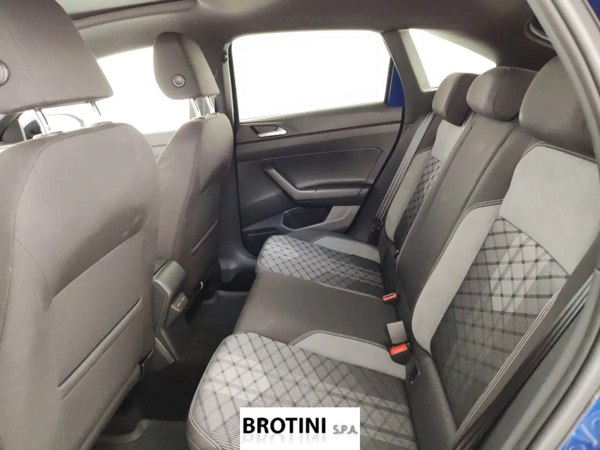 Volkswagen Taigo usata a Massa-Carrara (10)