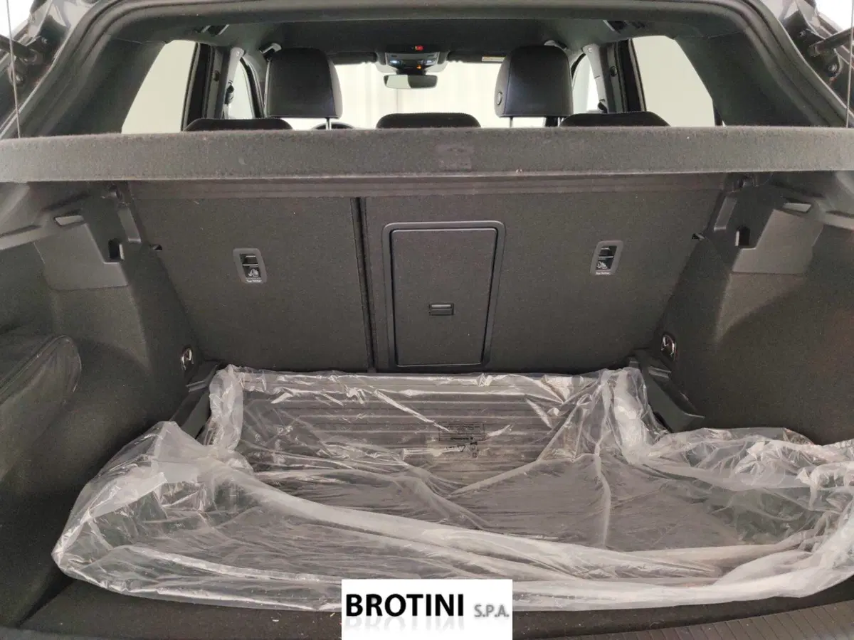 Volkswagen T-Roc usata a Massa-Carrara (15)