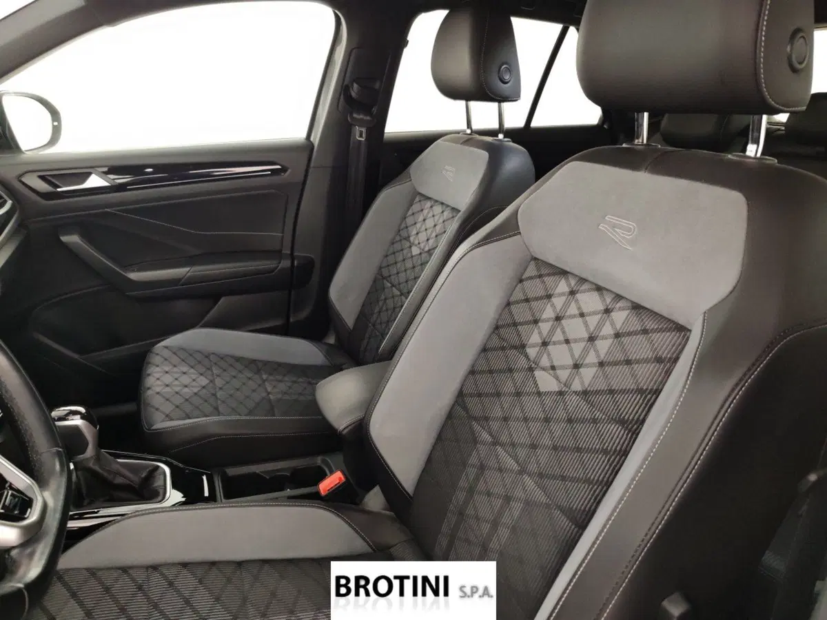 Volkswagen T-Roc usata a Massa-Carrara (9)
