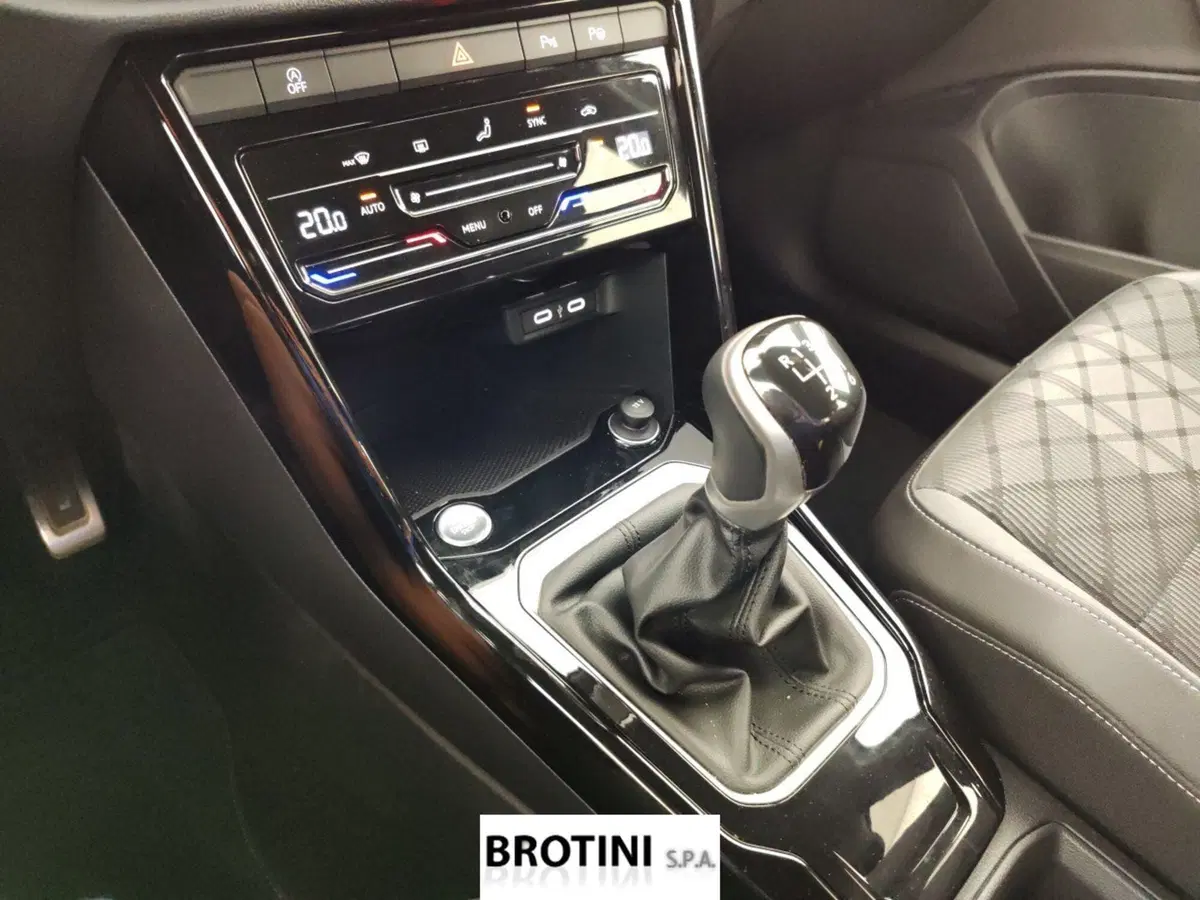 Volkswagen T-Roc usata a Massa-Carrara (11)