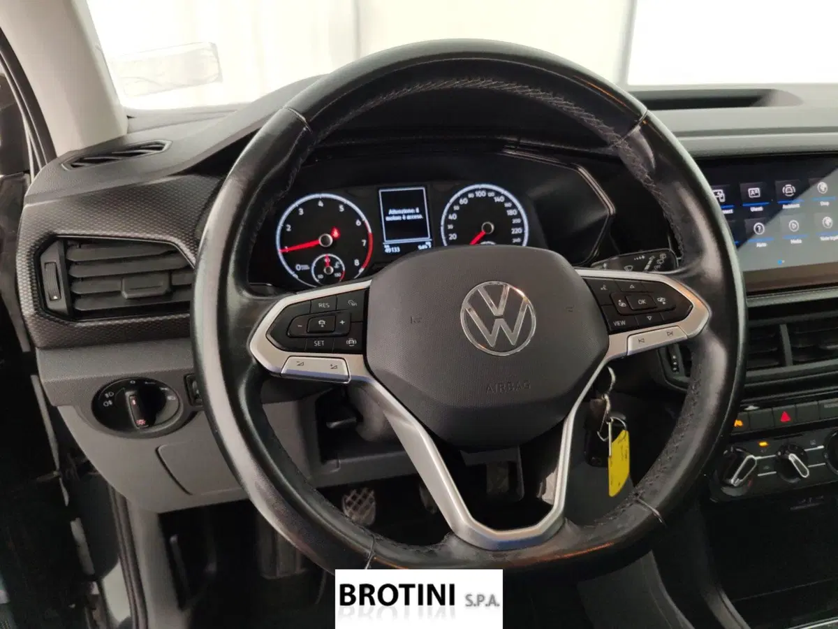 Volkswagen T-Cross usata a Massa-Carrara (13)