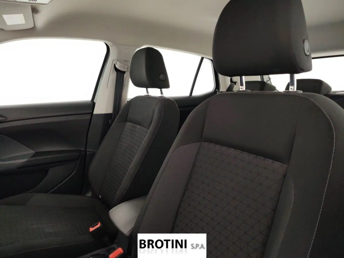 Volkswagen T-Cross usata a Massa-Carrara (8)