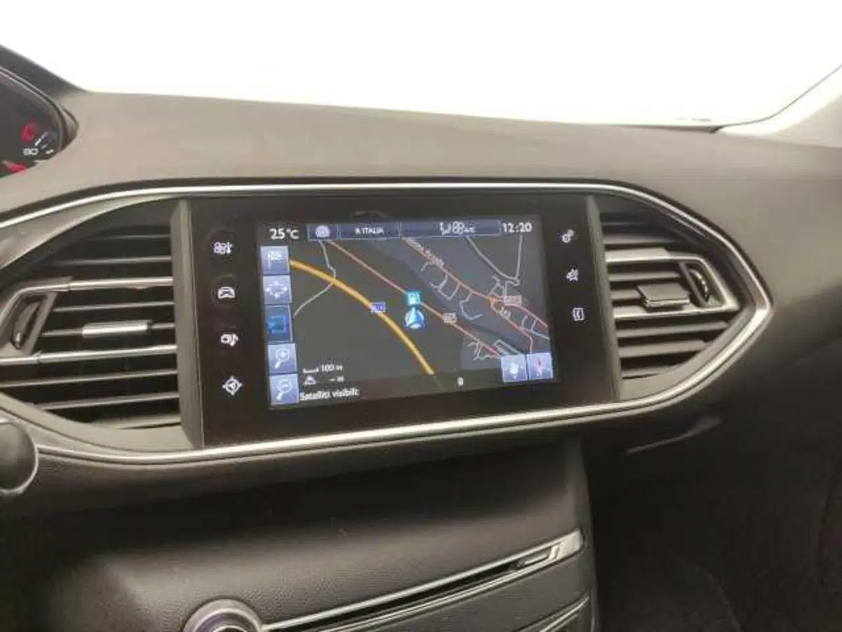Peugeot 308 SW usata a Avellino (18)