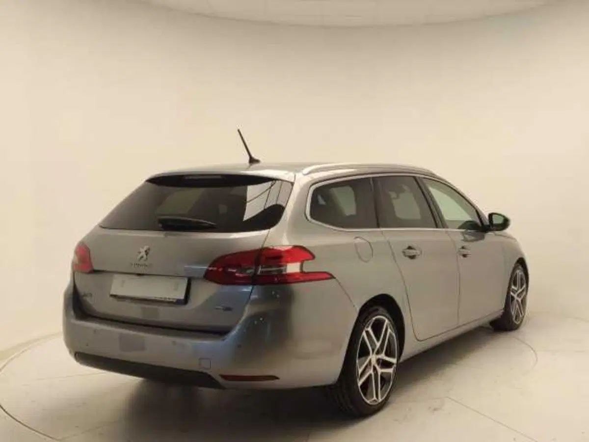 Peugeot 308 SW usata a Avellino (7)