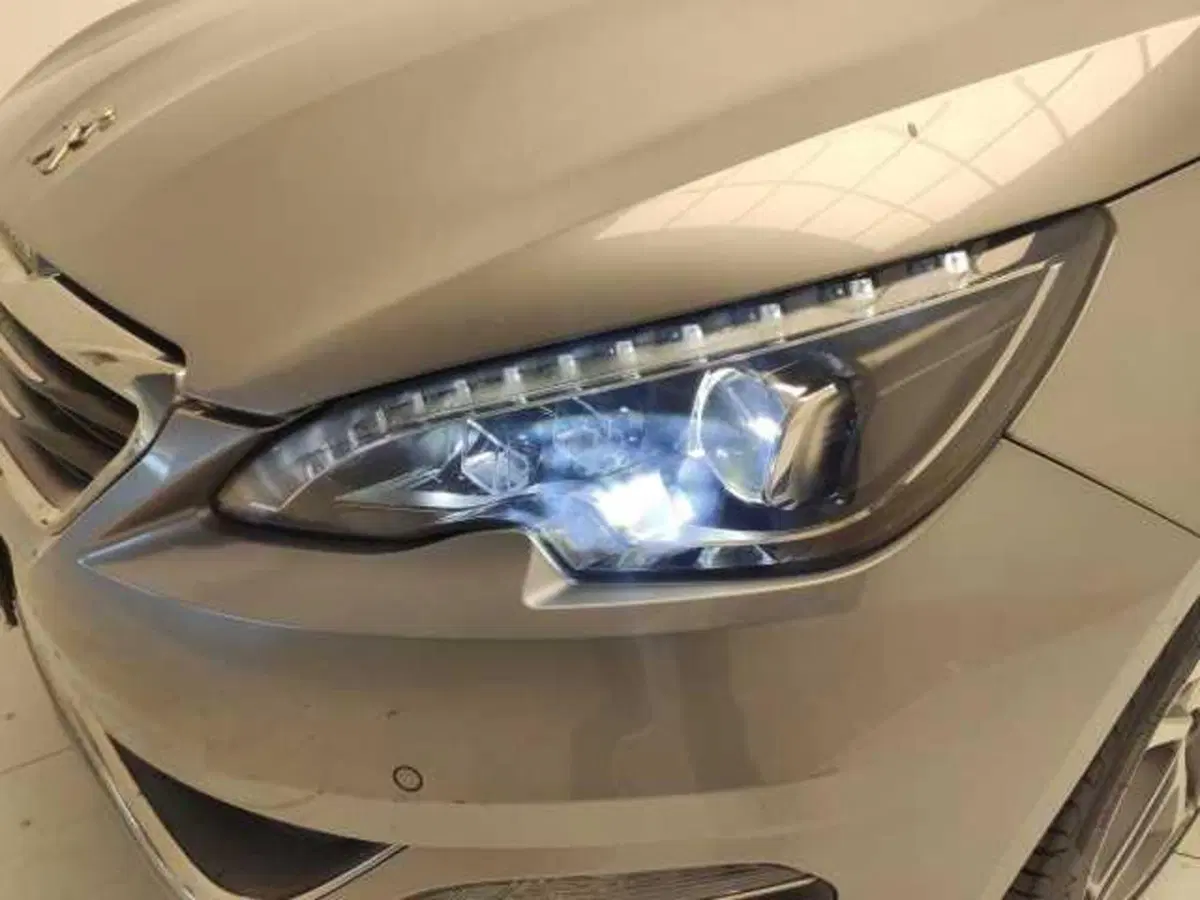 Peugeot 308 SW usata a Avellino (8)