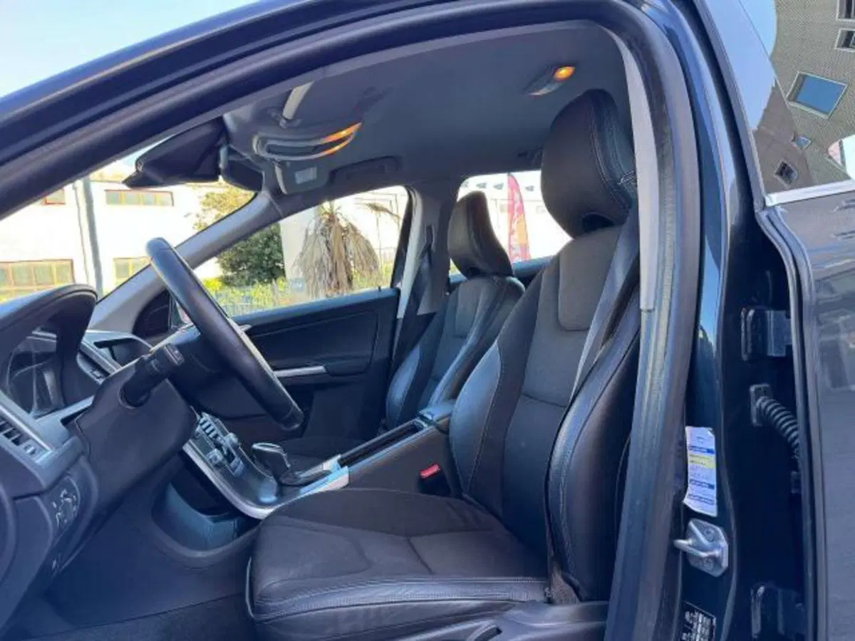 Volvo XC60 usata a Savona (10)