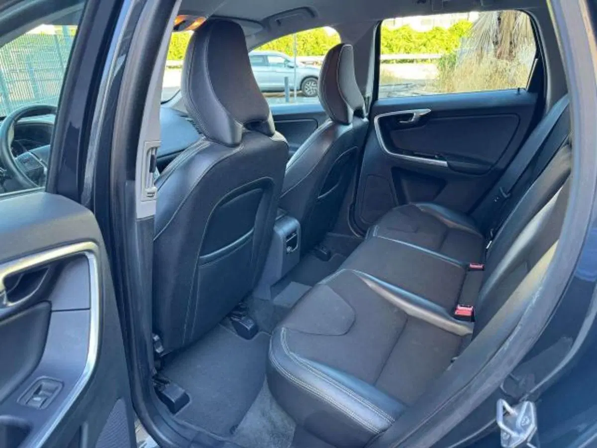Volvo XC60 usata a Savona (12)