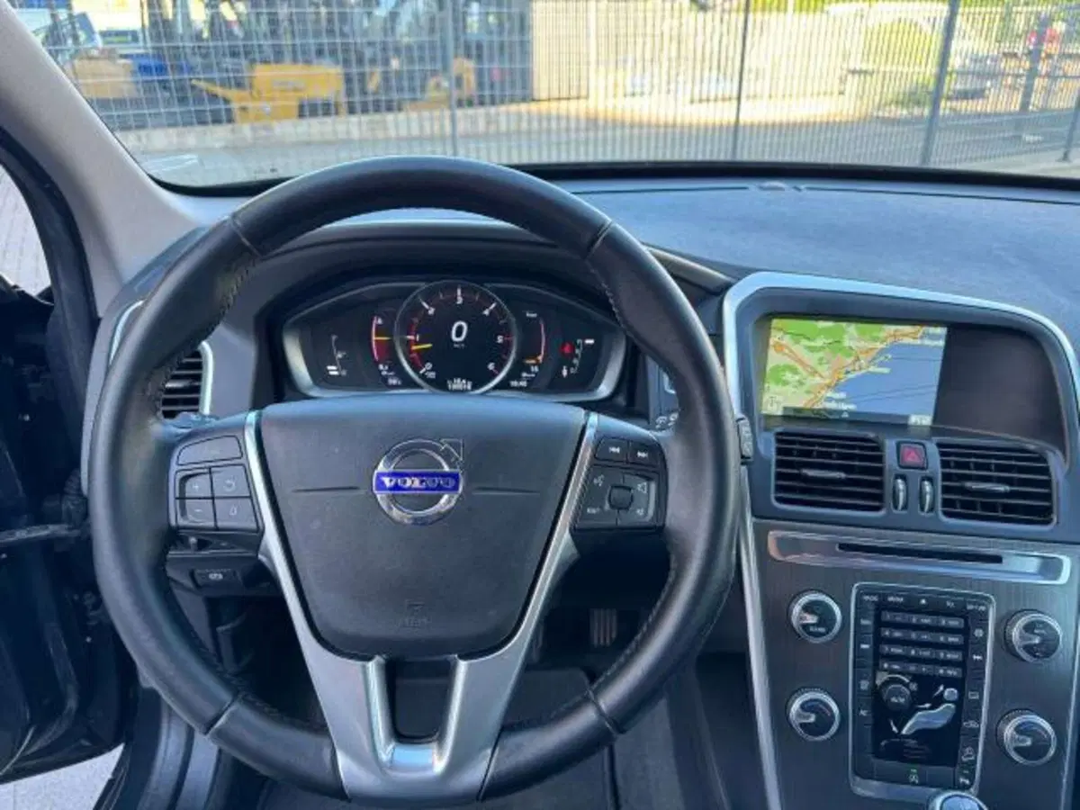 Volvo XC60 usata a Savona (13)