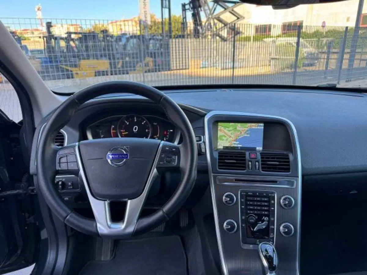 Volvo XC60 usata a Savona (14)