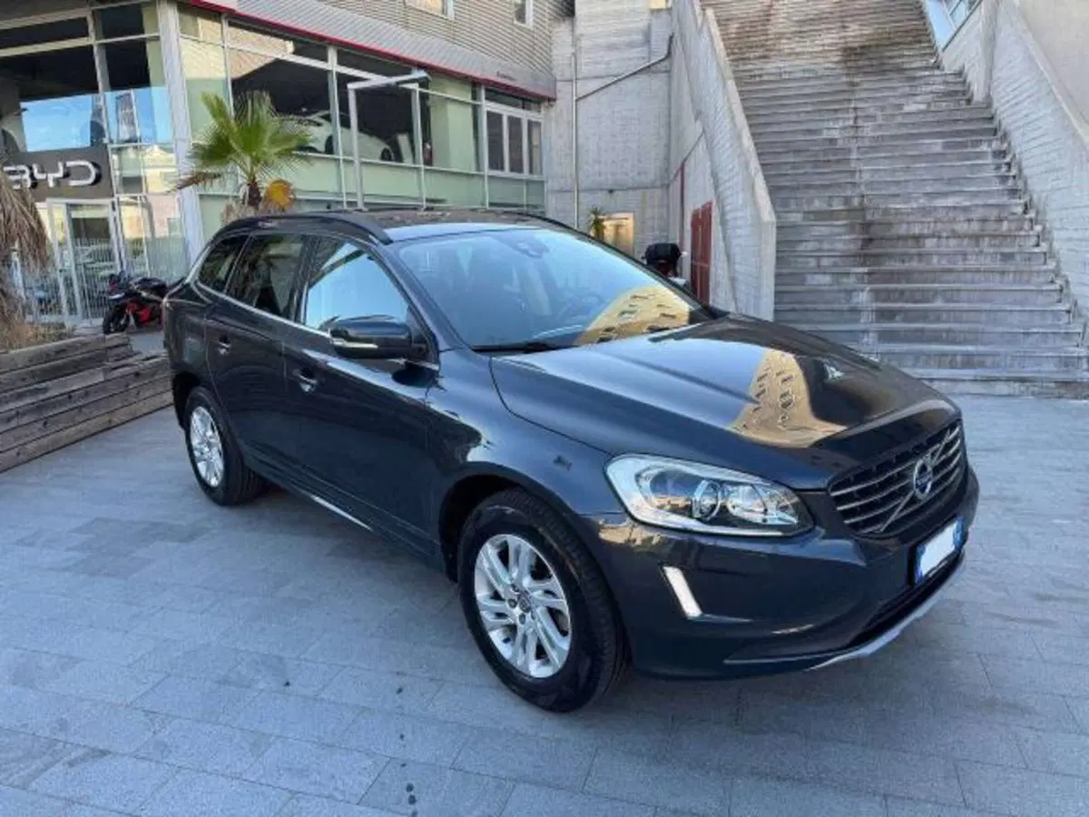 Volvo XC60 usata a Savona (8)