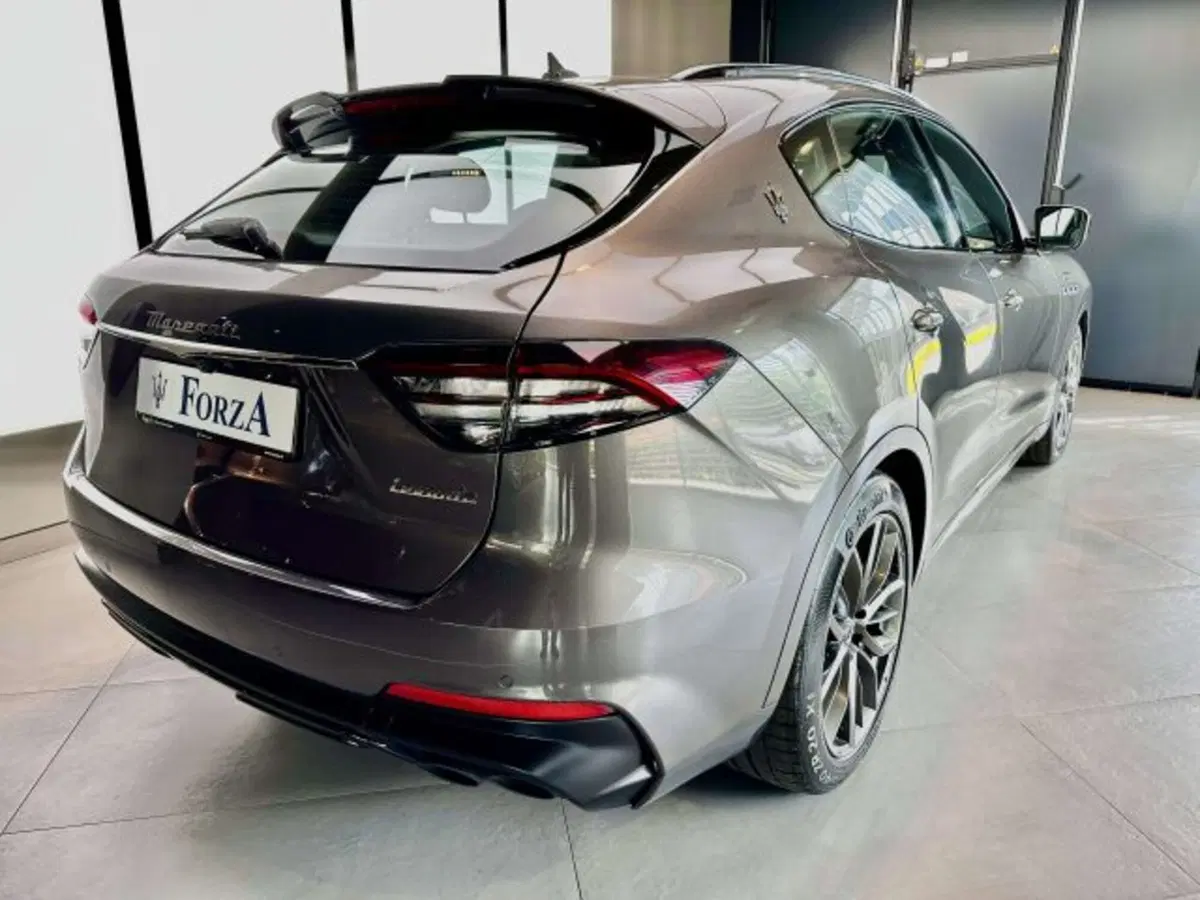 Maserati Levante usata a Torino (6)