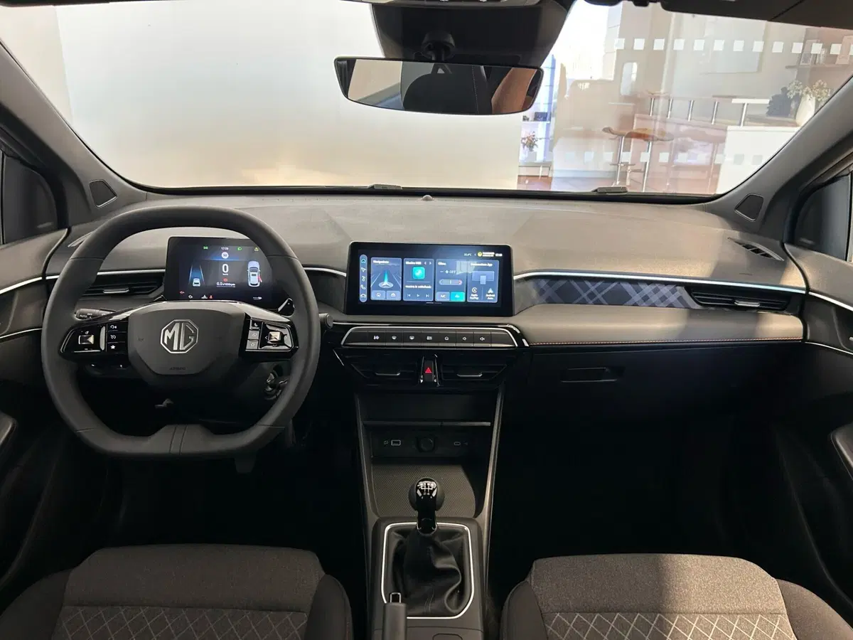 Mg MG3 nuova a Napoli (4)