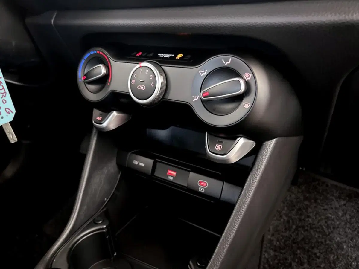 Kia Picanto nuova a Piacenza (13)