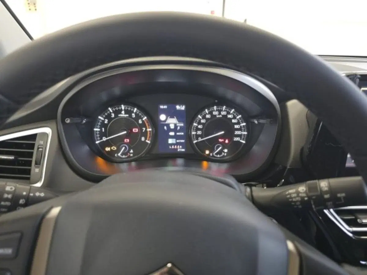 Suzuki S-Cross nuova a Reggio Emilia (16)