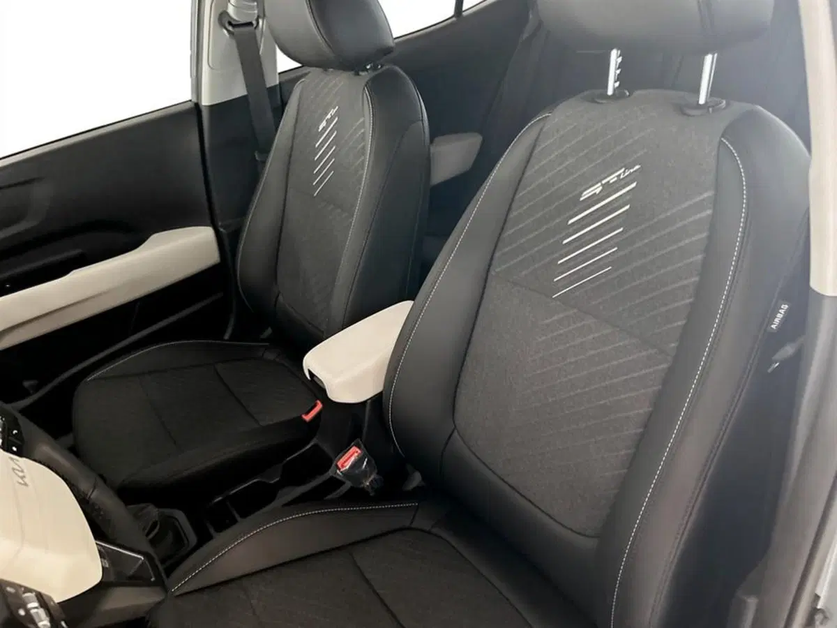 Kia Stonic nuova a Piacenza (9)