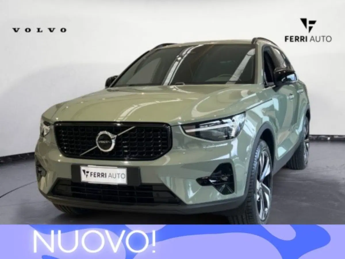 Volvo XC40 nuova a Udine