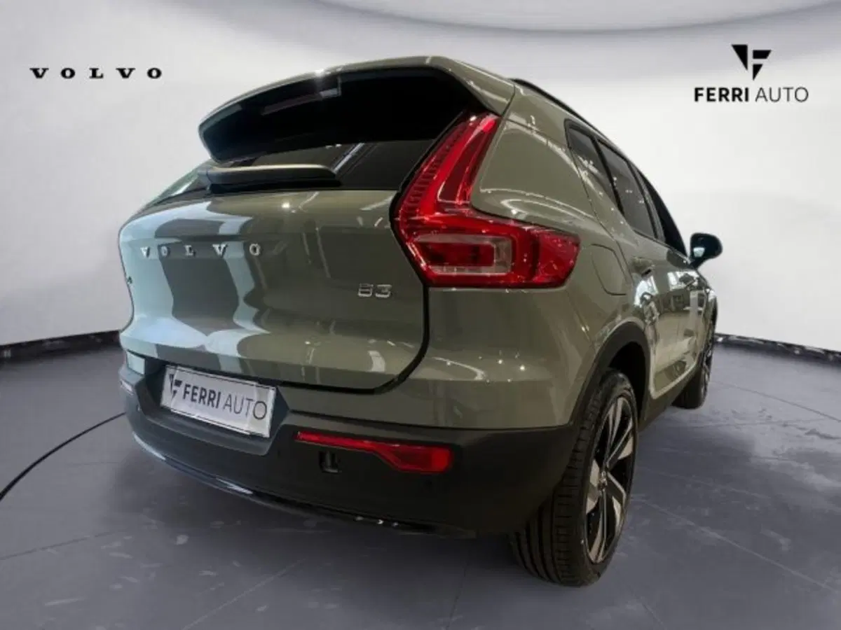 Volvo XC40 nuova a Udine (6)