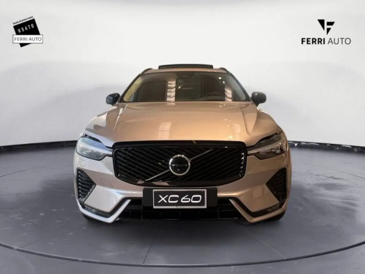 Volvo XC60 nuova a Udine (3)