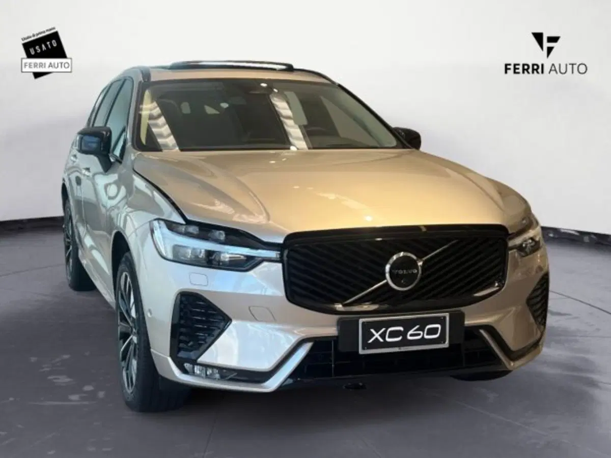 Volvo XC60 nuova a Udine (4)
