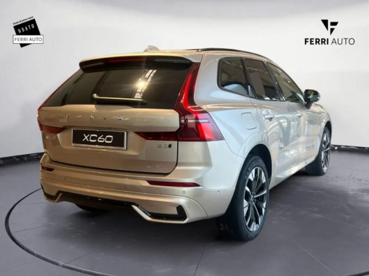 Volvo XC60 nuova a Udine (5)