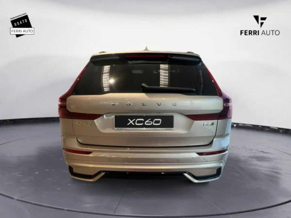 Volvo XC60 nuova a Udine (6)