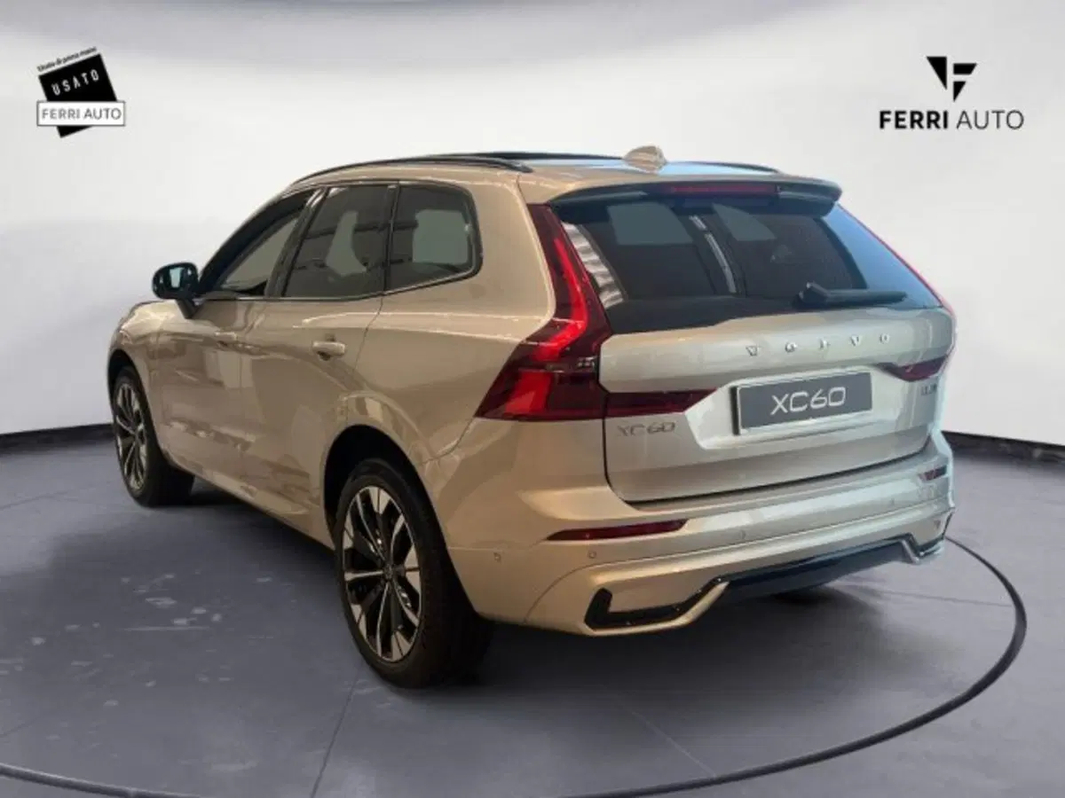 Volvo XC60 nuova a Udine (7)