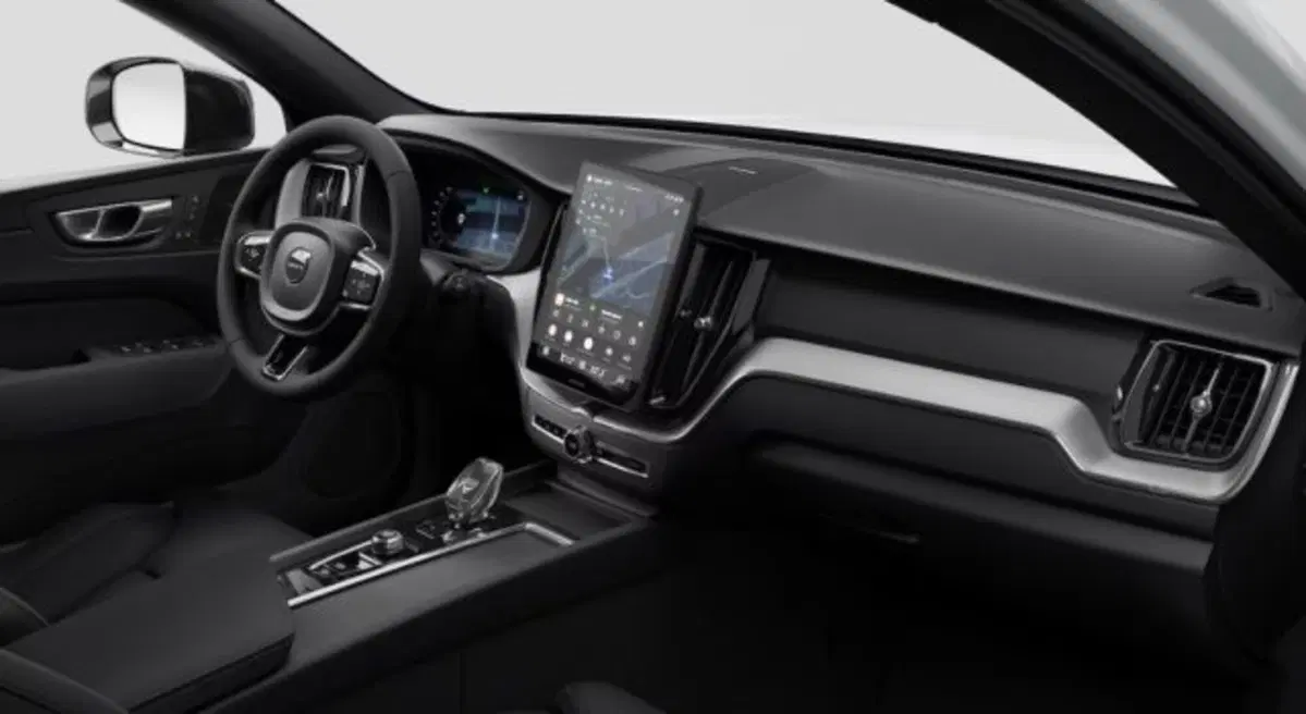 Volvo XC60 nuova a Udine (6)