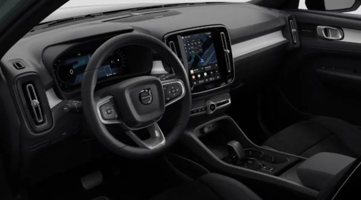 Volvo XC40 nuova a Udine (6)
