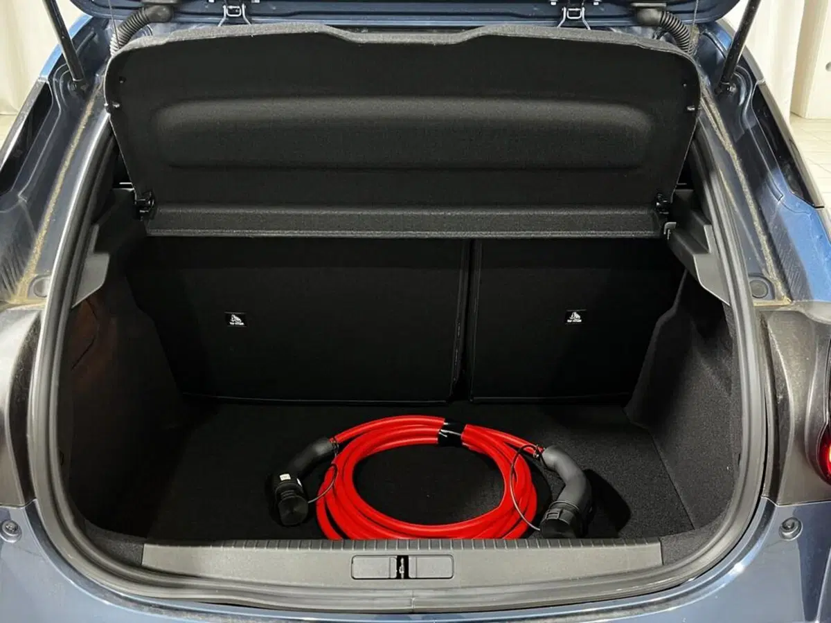 Lancia Ypsilon nuova a Sondrio (15)