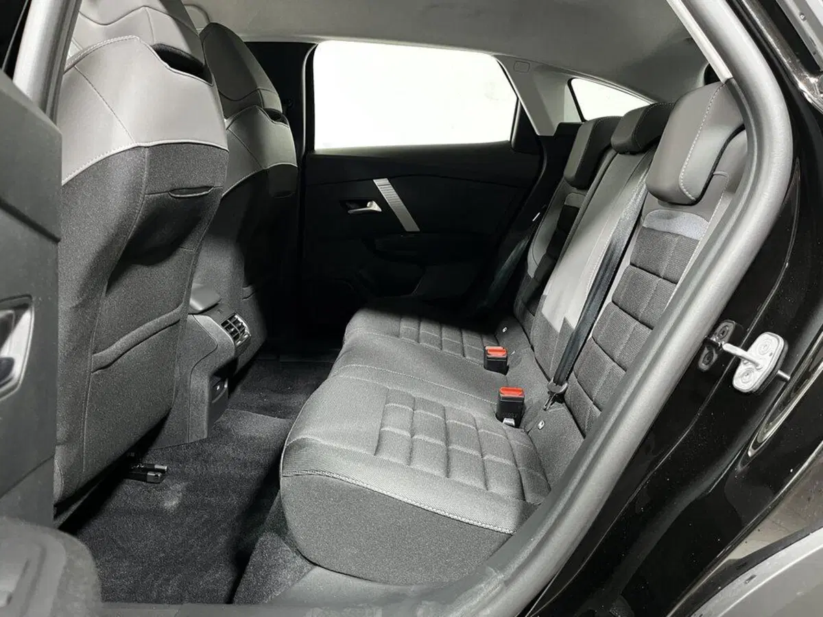 Citroen C4 nuova a Sondrio (11)