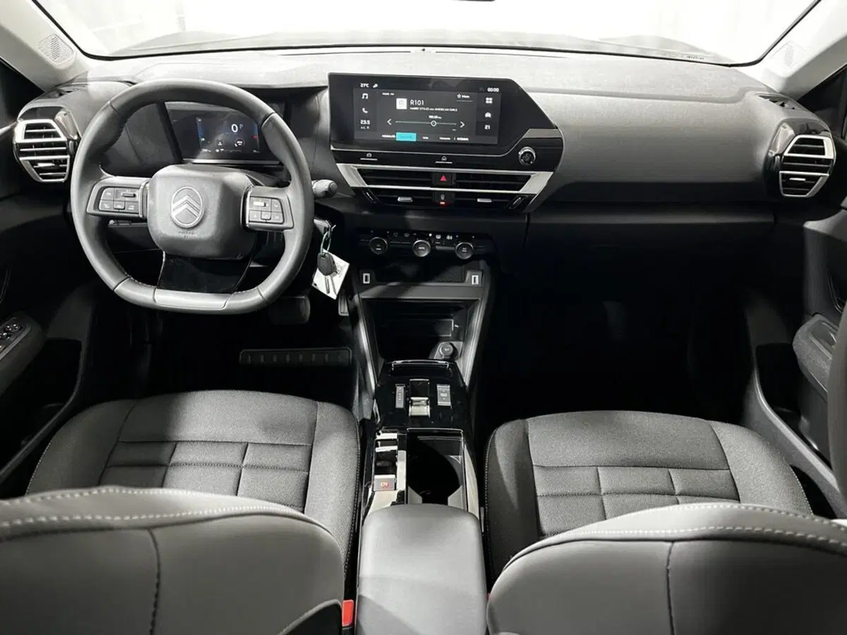 Citroen C4 nuova a Sondrio (12)