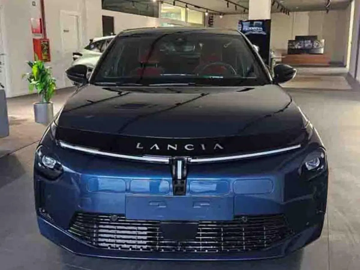 Lancia Ypsilon nuova a Torino (2)