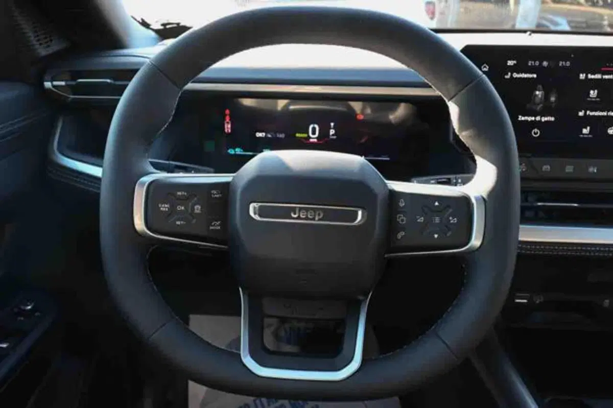 Jeep Compass nuova a Torino (20)