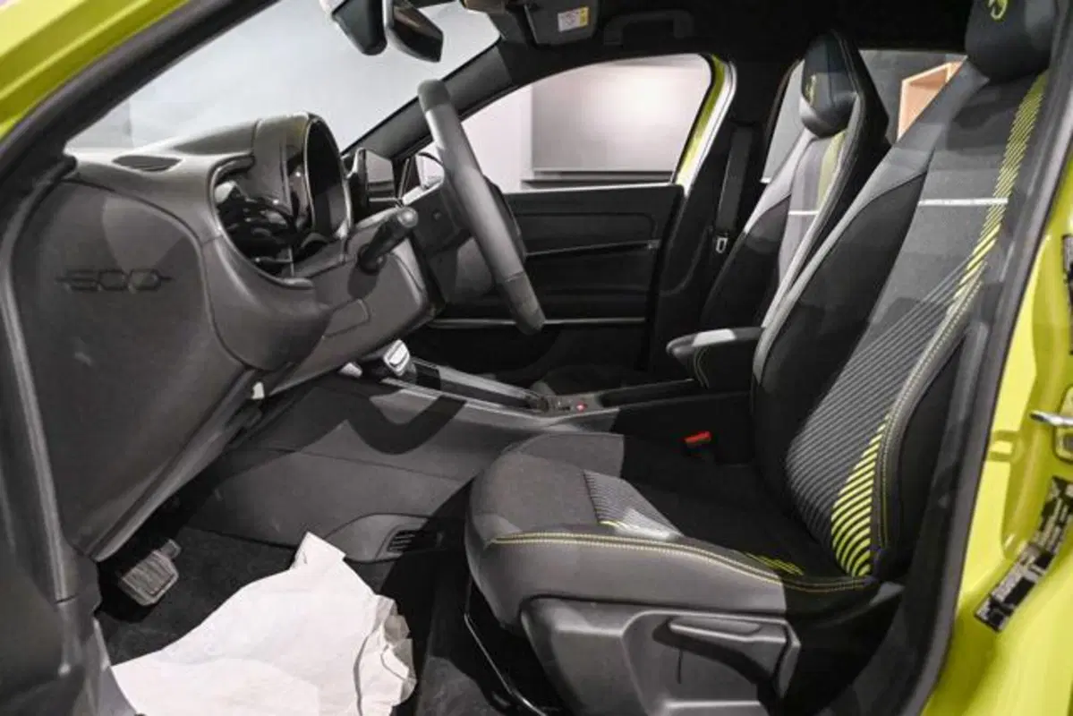 Abarth 600e nuova a Torino (6)