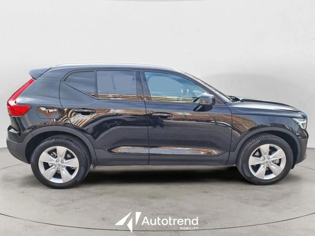 Volvo XC40 usata a Lecce (5)