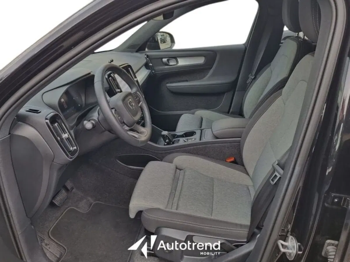 Volvo XC40 usata a Lecce (6)