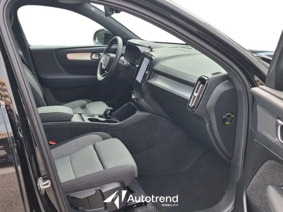 Volvo XC40 usata a Lecce (7)