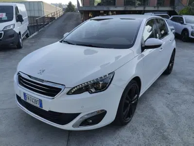 Peugeot 308 BlueHDi 120 S&amp;S Allure del 2017 usata a Canelli