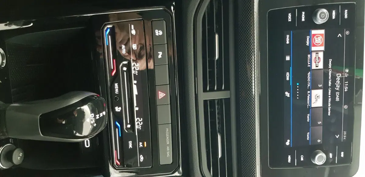 Volkswagen T-Cross usata a Pordenone (18)